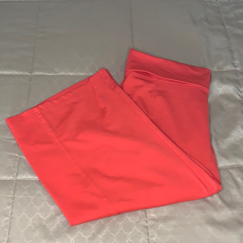 Cropped yoga pants